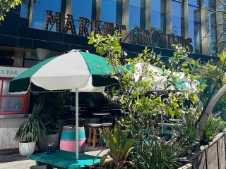 Commercial-Umbrellas-Perth—Market-Ground